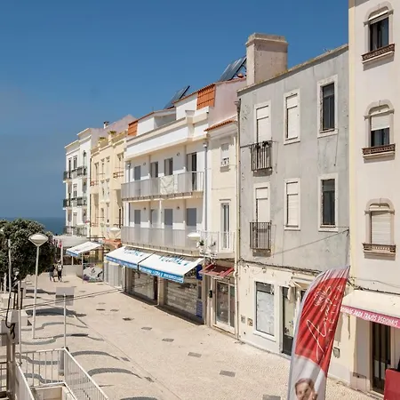 Flowers House * Nazaré